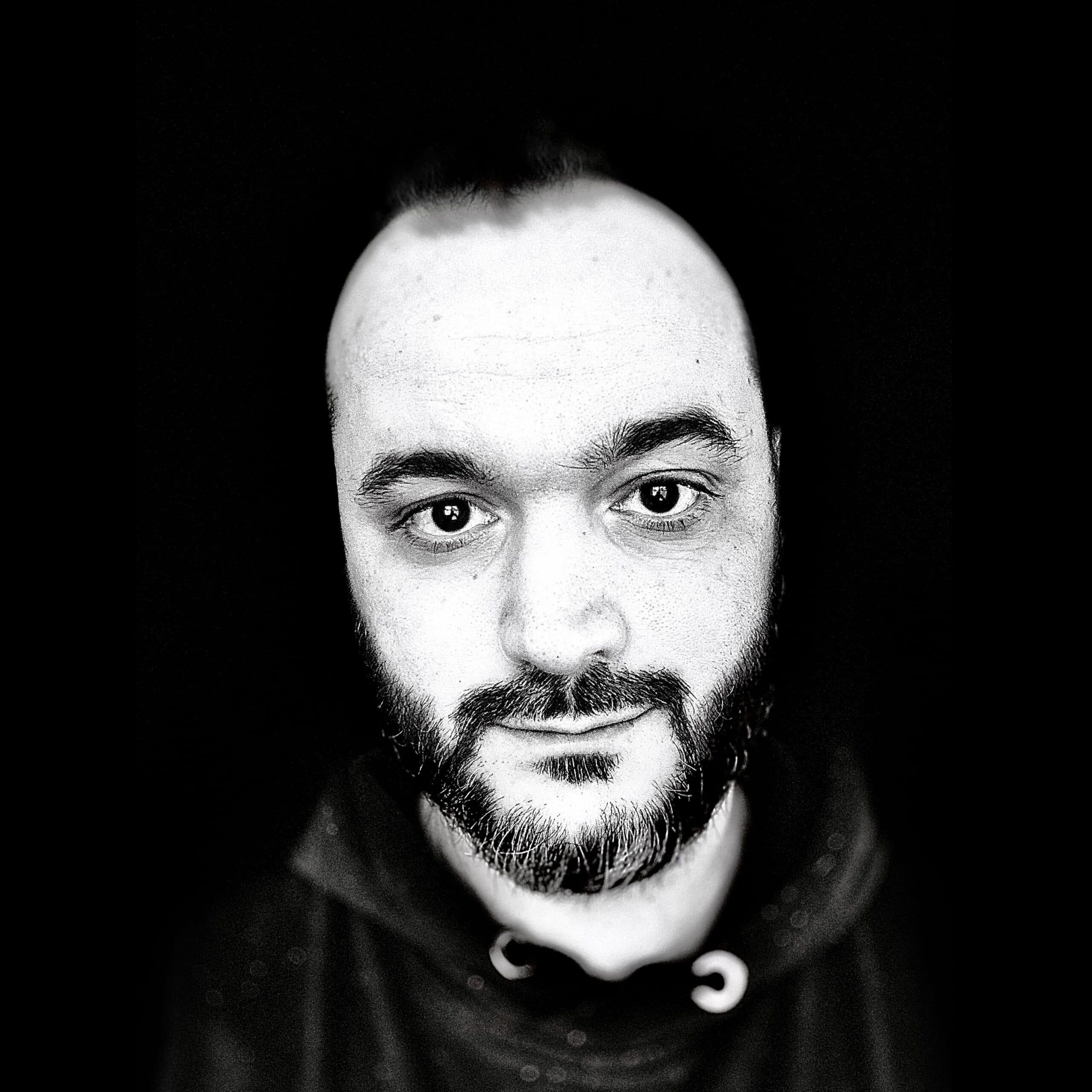 Leandro Gonçalves Bennett Ribeiro – Inhaber von GravitationDesign